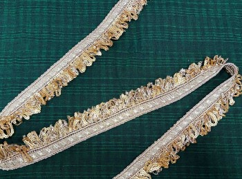 Olive green ribbon with fringes on one side - Applique - lace