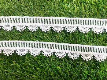 White Cotton GPO Lace Flower C-Design Crochet Lace for Dupatta, suits, cusions etc. (light Shade dyeable)