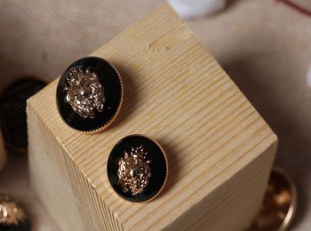 Black Lion Design Round Metal Coat Buttons Blazer Buttons - Sold With Box