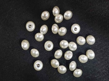 Off-White Color Dome Shape Pearl Buttons