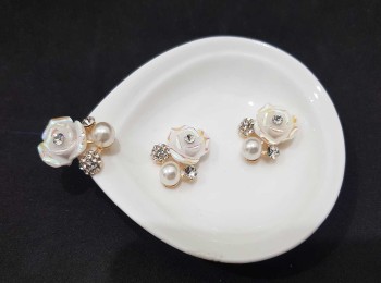 White Rose Flower Design Fancy Buttons For Kurtis, Tops etc. Fancy Buttons For Suits