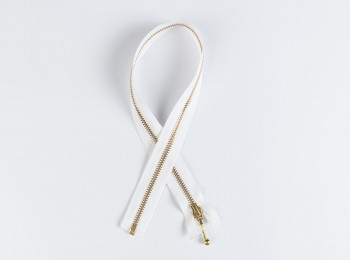 METZP0011 White Color Ykk Zip with Golden chain 20" , 25" inches